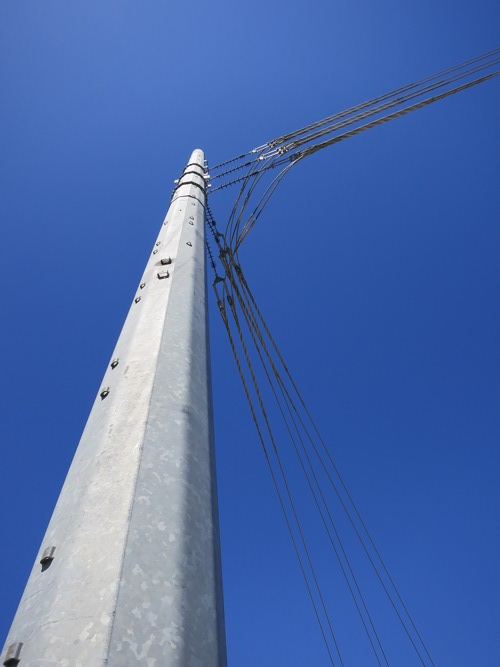 Power pylon KFR PLM 55, looking up